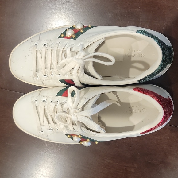 Authentic Gucci shoes - Picture 8 of 15
